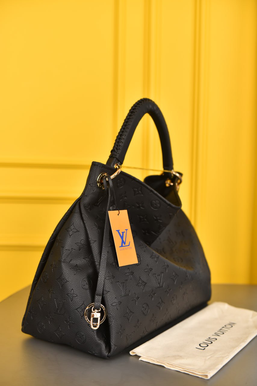 Artsy MM  Black Bag