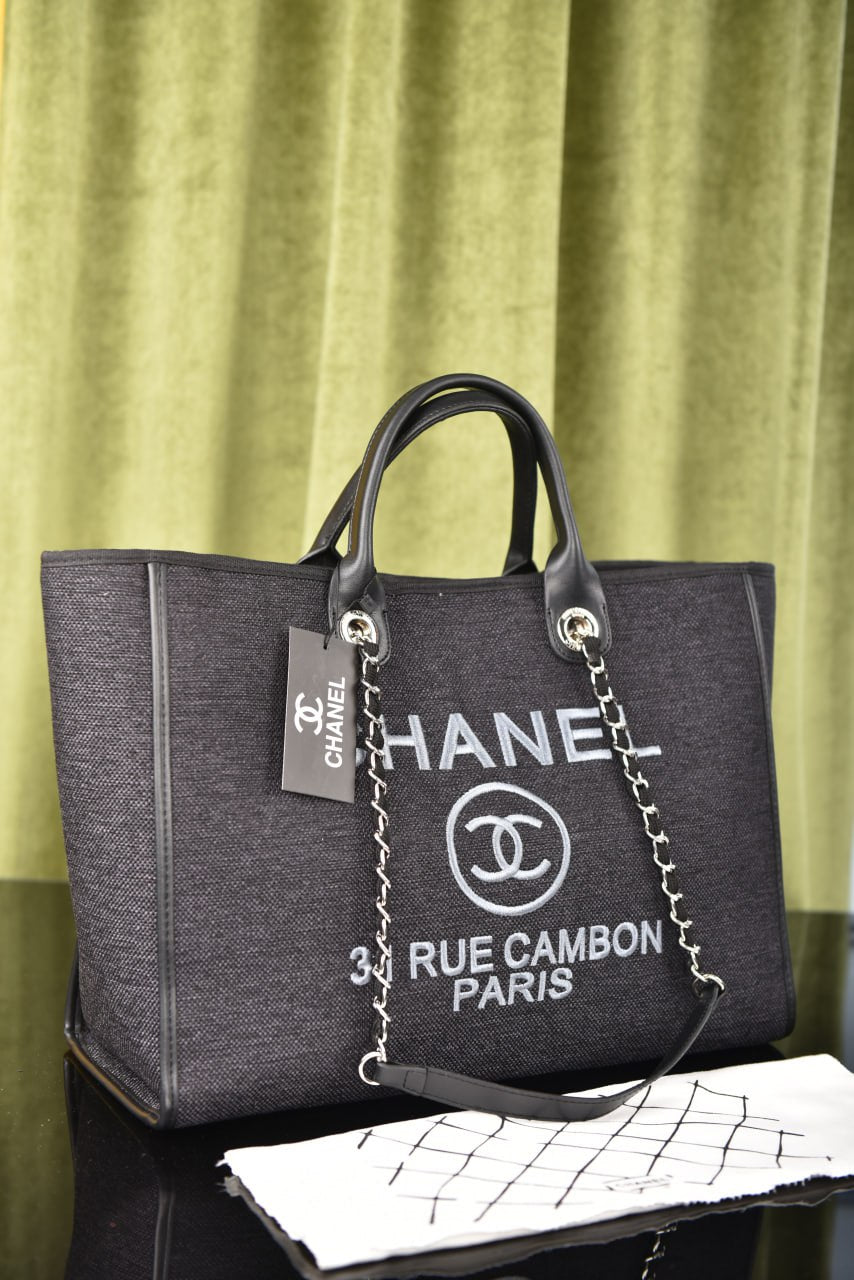 CH - 31 Rue Cambon Maxi Shopping Bag