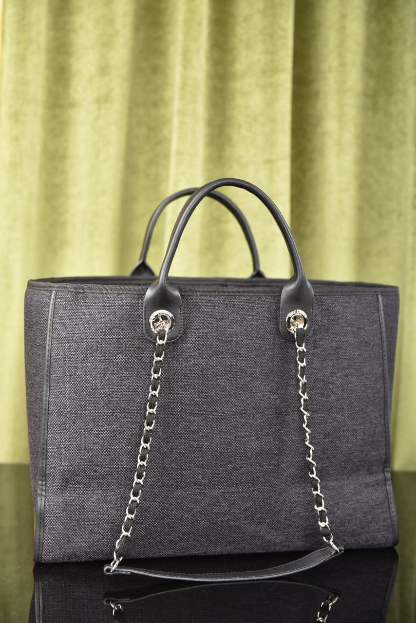 CH - 31 Rue Cambon Maxi Shopping Bag