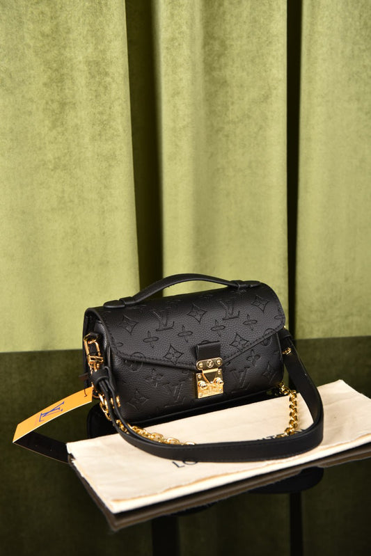 Pochette Metis East Bag Black