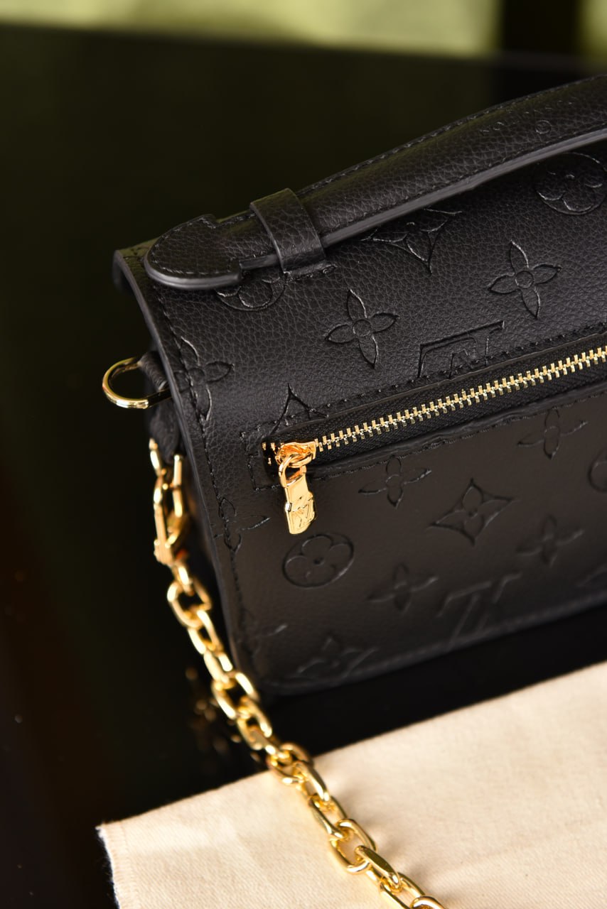 Pochette Metis East Bag Black