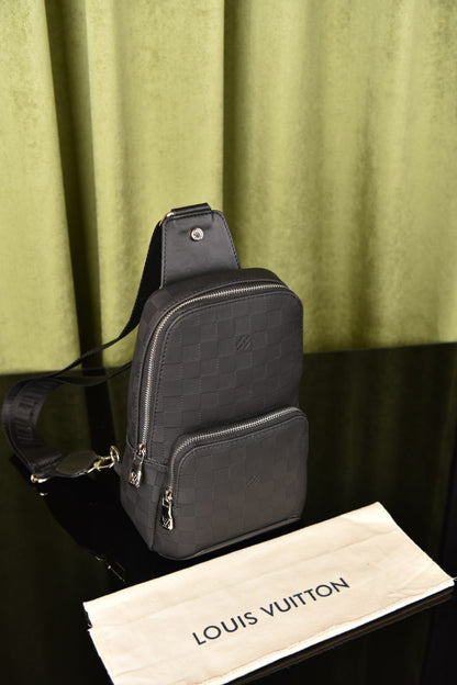 Avenue Sling Bag